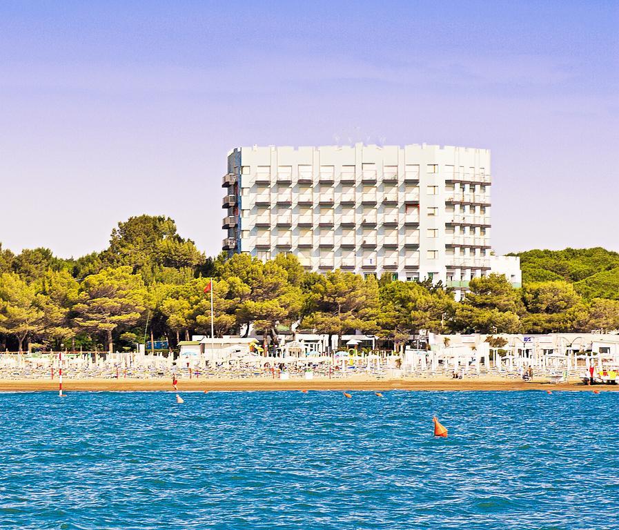 International Beach Hotel Lignano Sabbiadoro Exterior foto